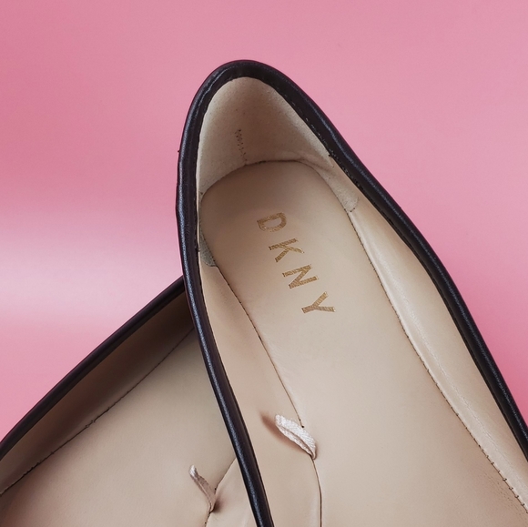 DKNY Monogram Flats - Picture 3 of 6